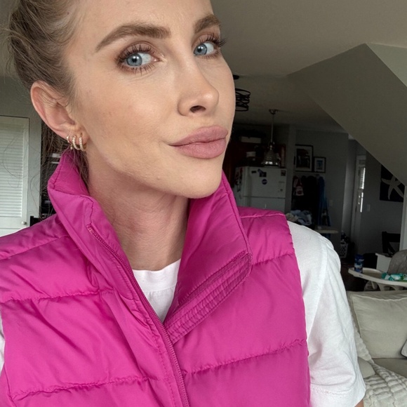Lands’ End Hot Pink Puffer Vest – Size Small, NWT - Picture 2 of 4